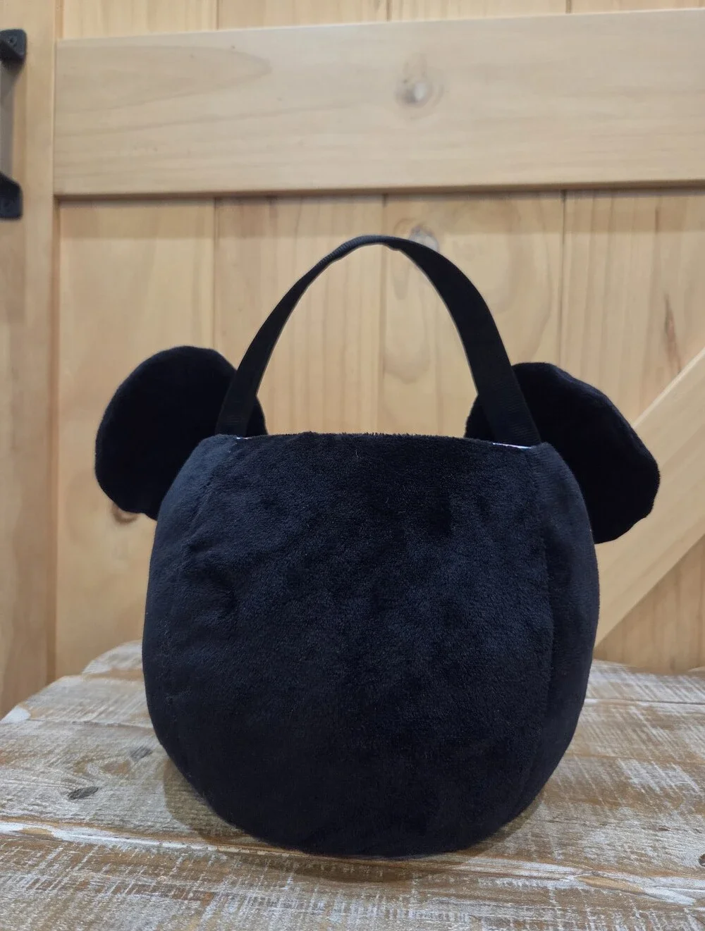 Disney see item
